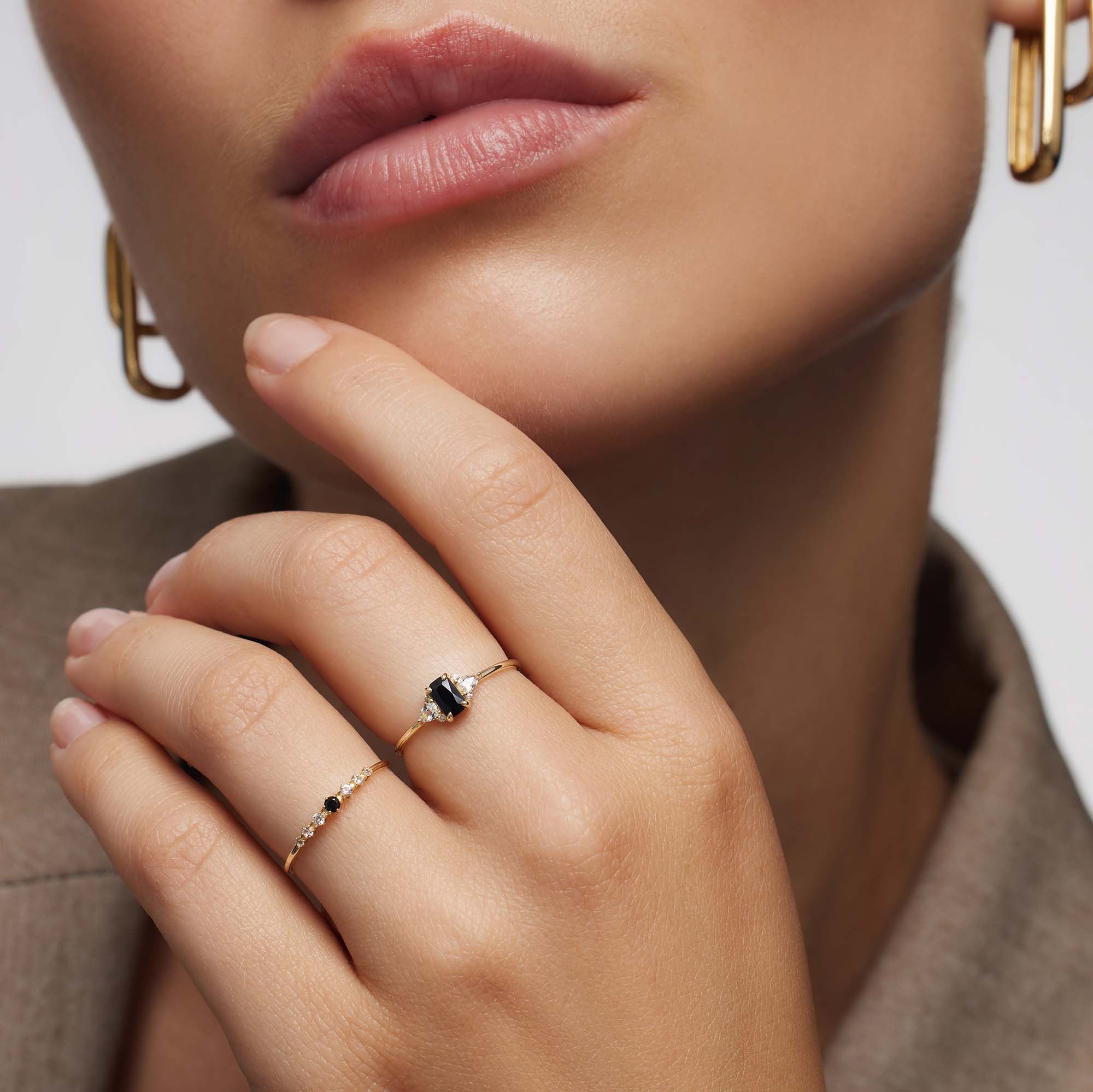 Black Spinel Baguette Ring | Gold 14k - Image 2