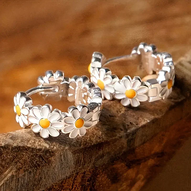 Elegant Daisy Hoop Earrings | White Gold 16k - Image 2