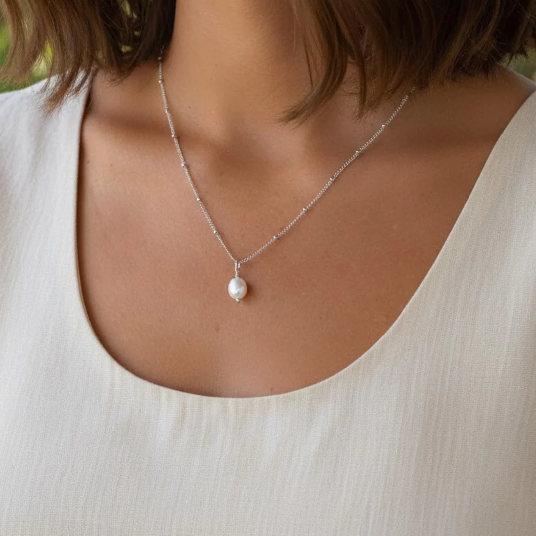 Ornate Pearl Pendant Necklace - Image 14